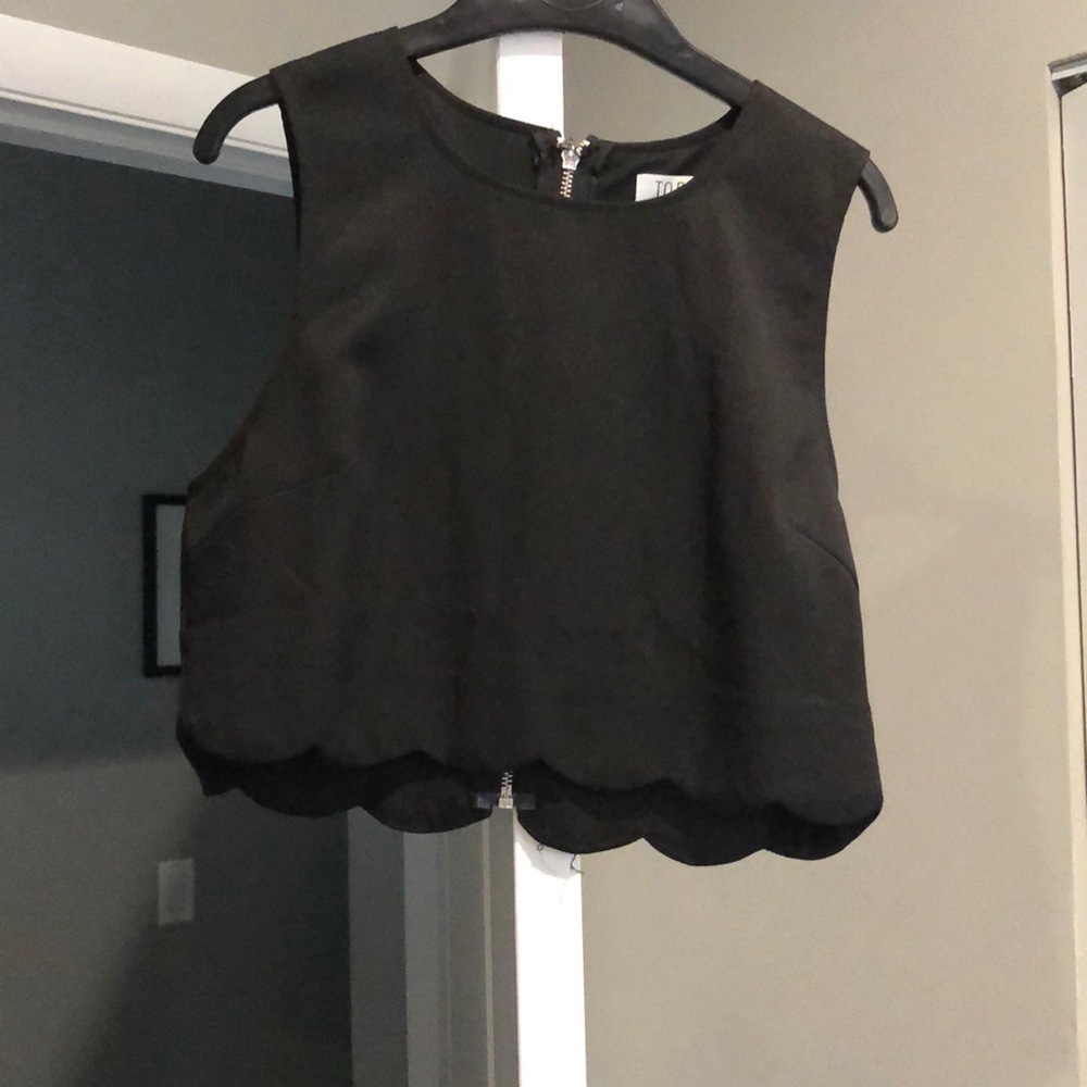 Scalloped crop top
